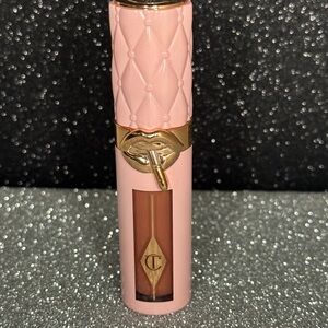 Charlotte Tilbury Plumpgasm Gloss- Pillow talk light medium